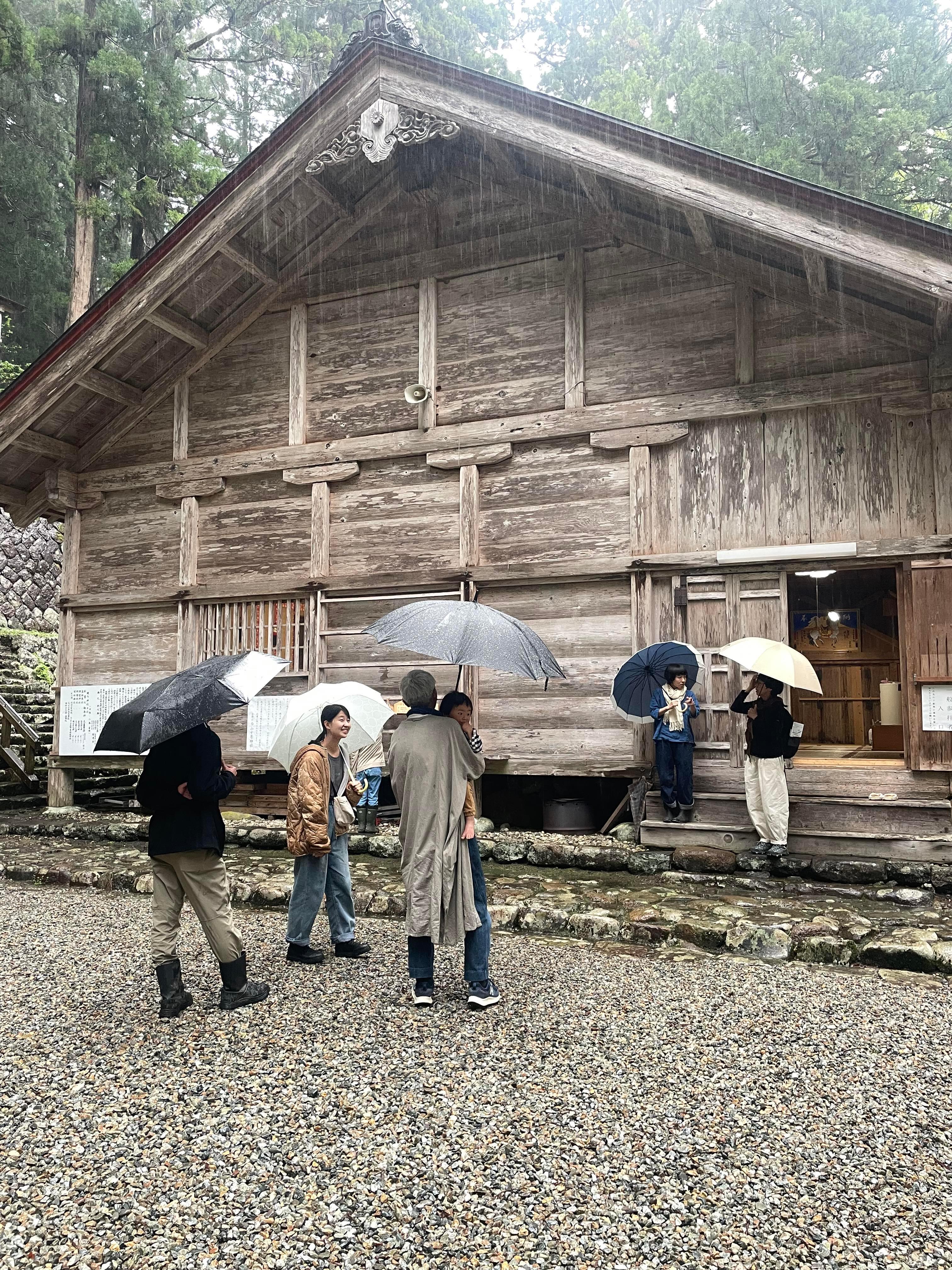 集落のご案内 (第1回)白山中居神社を訪れました