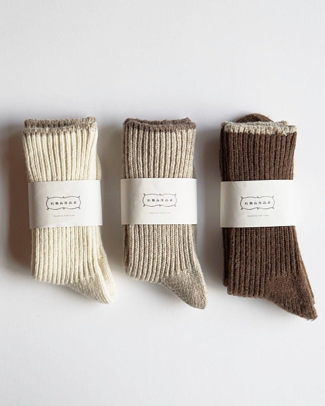 Merino Wool Mix / Available in 3 colors and 2 sizes
