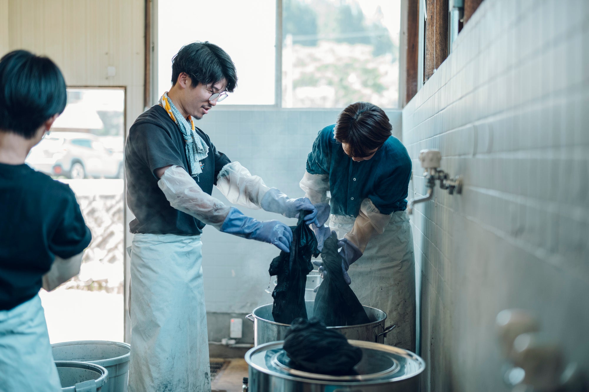 植物採取からの草木染め講座(6,8,10,12月 各回2日間)