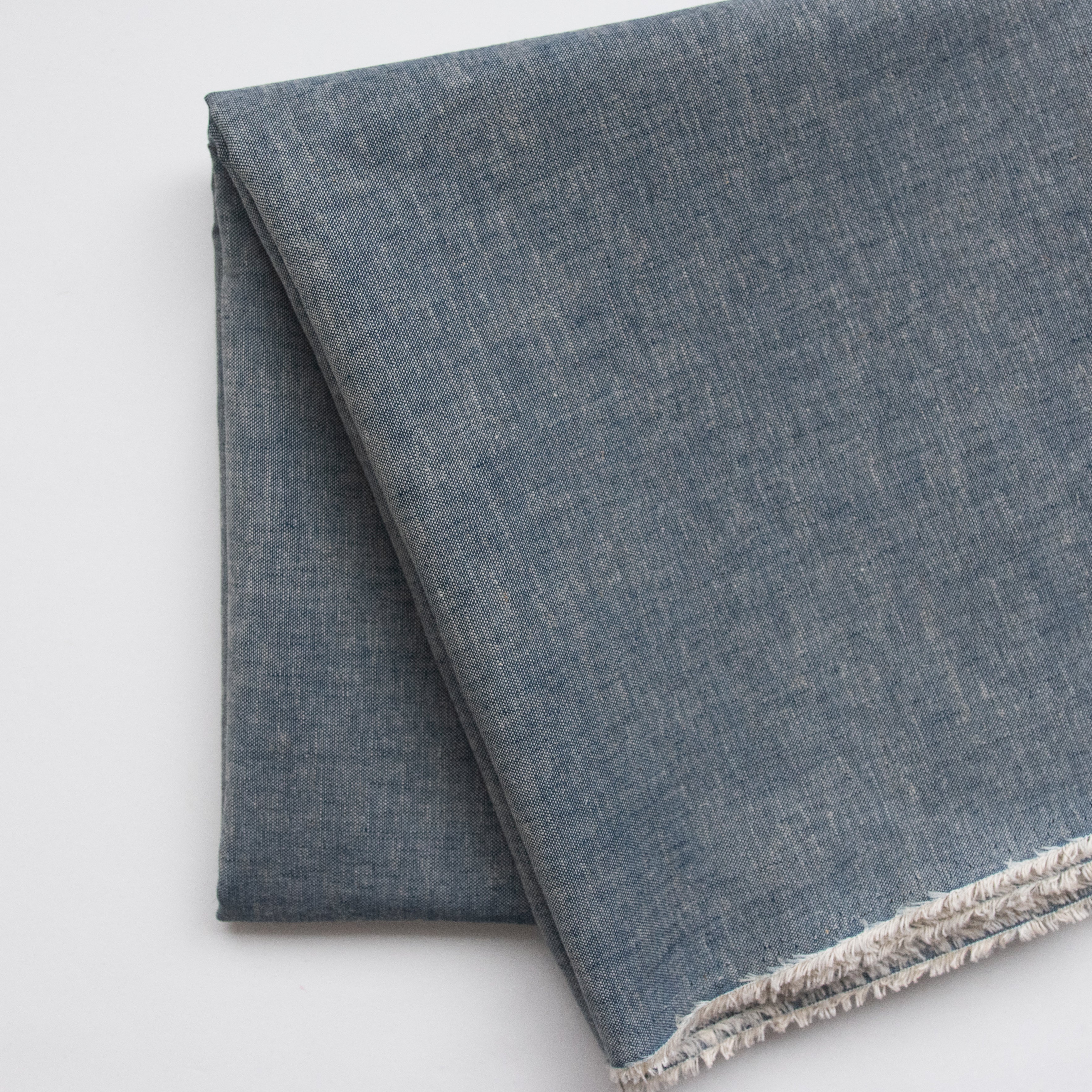 ［シャツ/ ワンピース布］コットンリネンシャンブレー/ ネイビー or ブルー