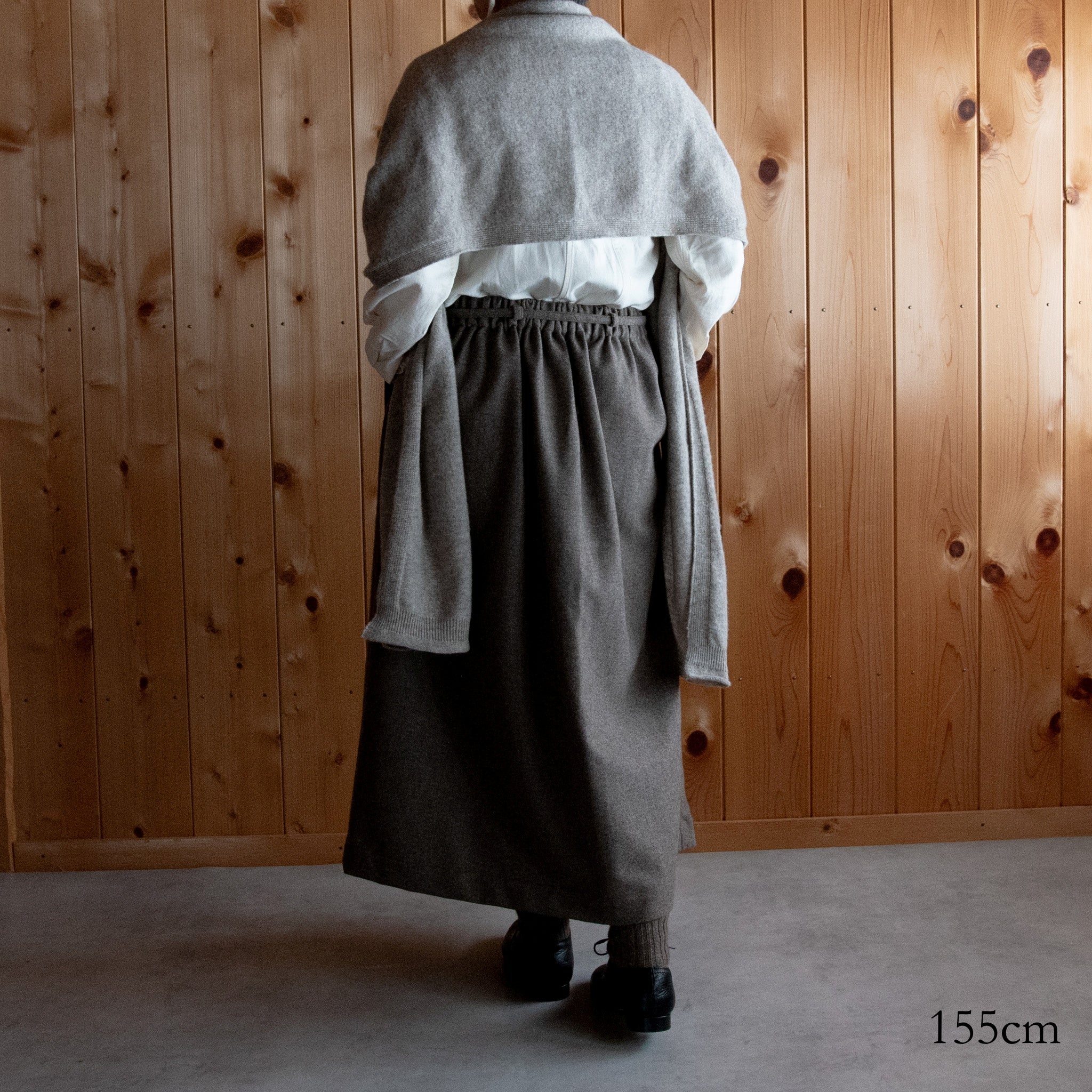 [Skirt] Wool (black merino)/brown