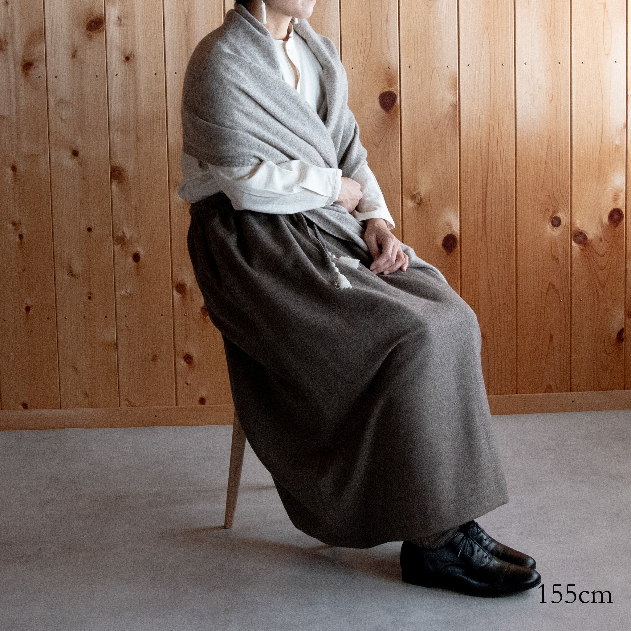 [Skirt] Wool (black merino)/brown