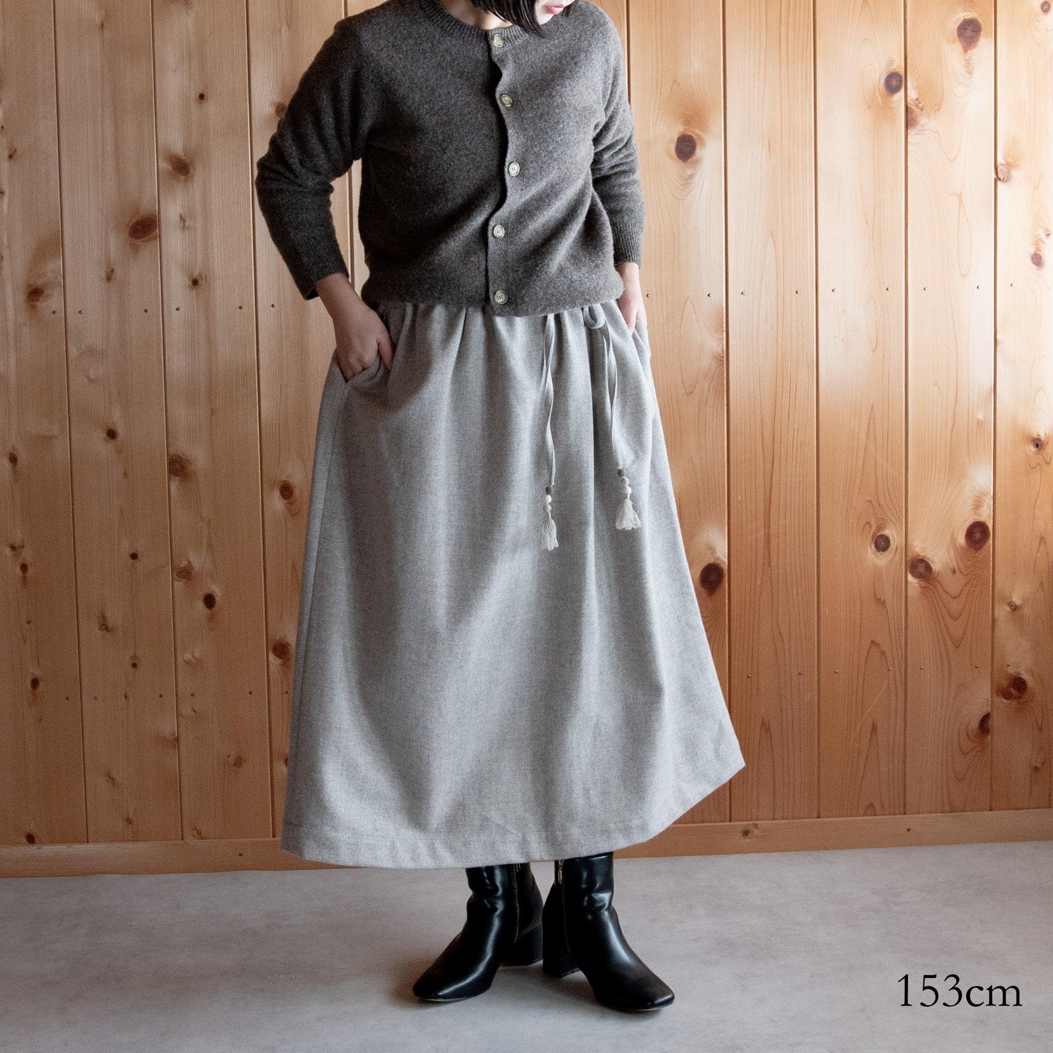 [Skirt] Wool (black merino)/gray