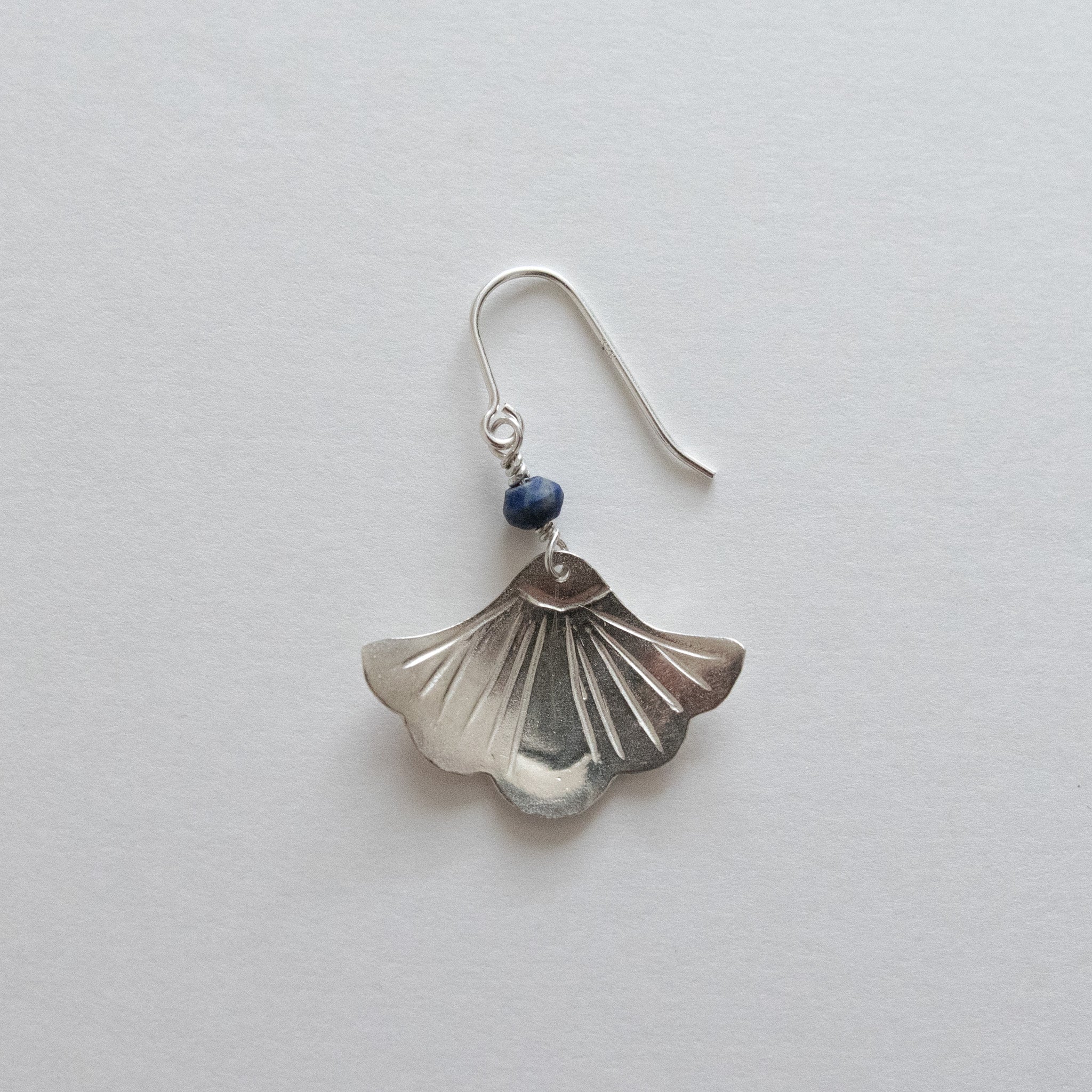 [Earrings] Mai earrings (silver/lapis lazuli)