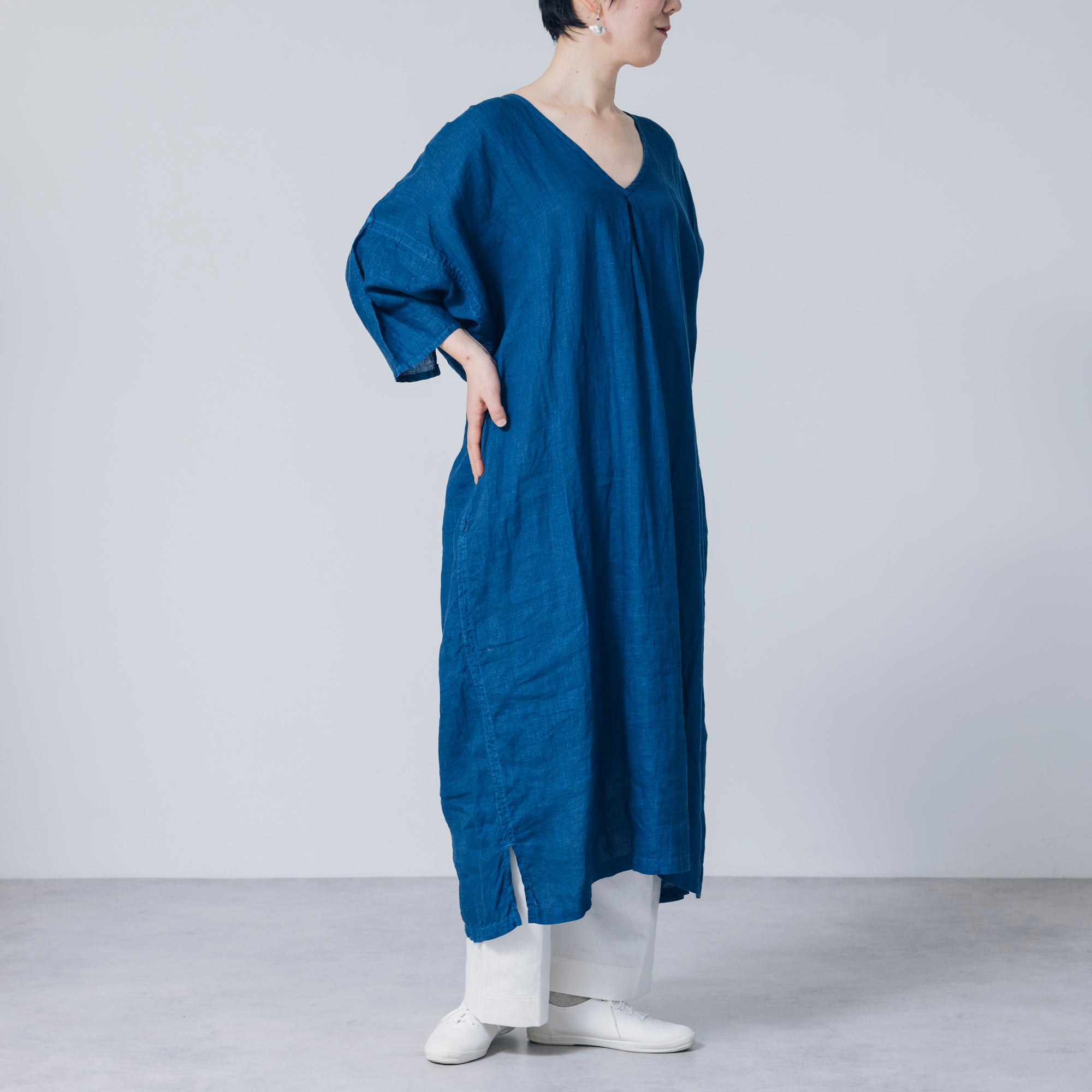 さっくりワンピース］リネン/いとしろ藍