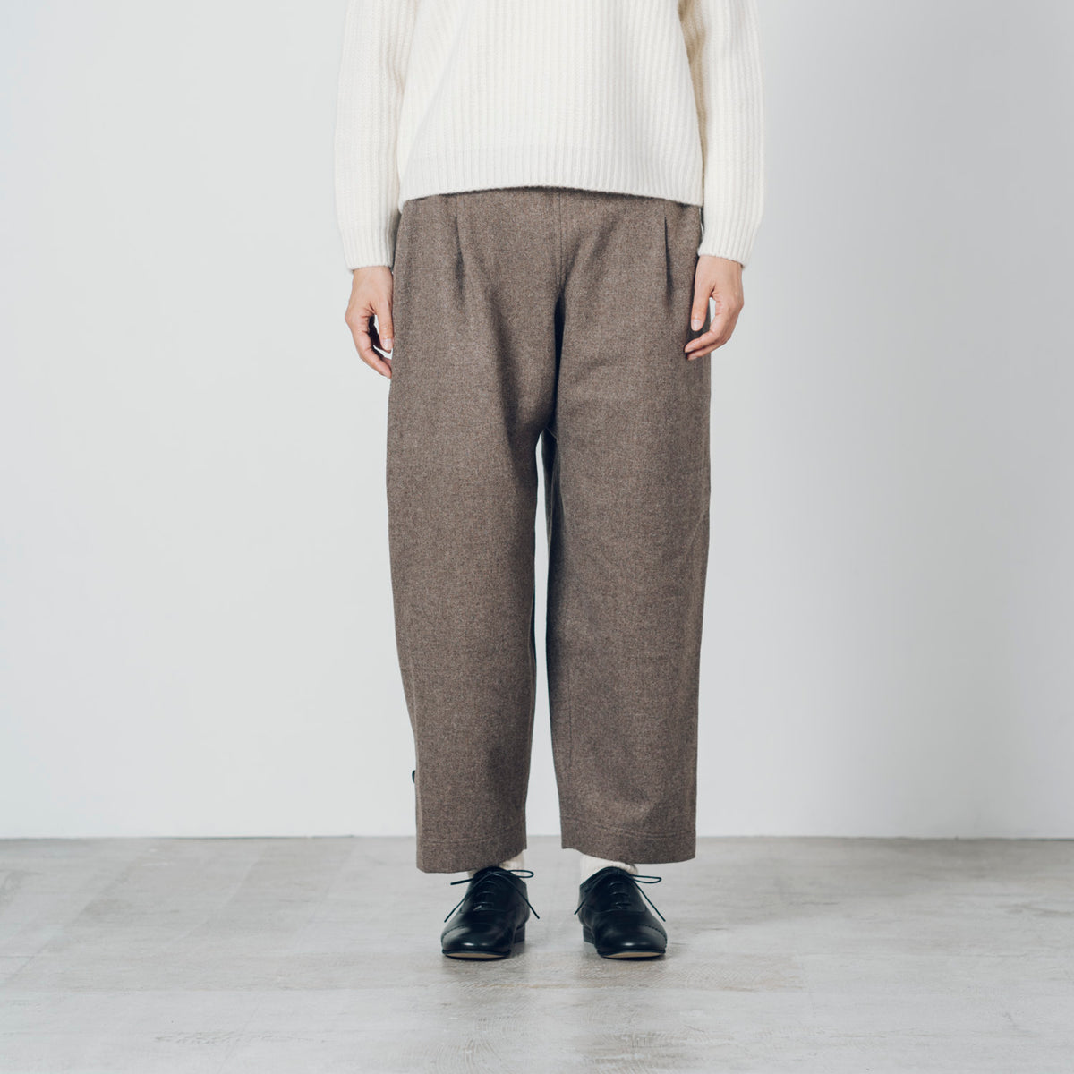 [Hakama] Black Merino Wool / Brown Joppers