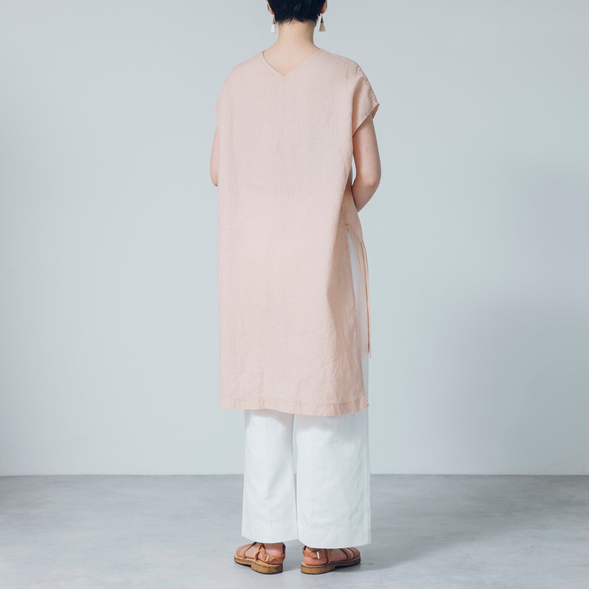 ✨美品✨完売品✨かぐれ リネン チュニック 長袖 シャツ ピンク Free かぐれ リネンチュニックシャツ ピンク - メルカリ