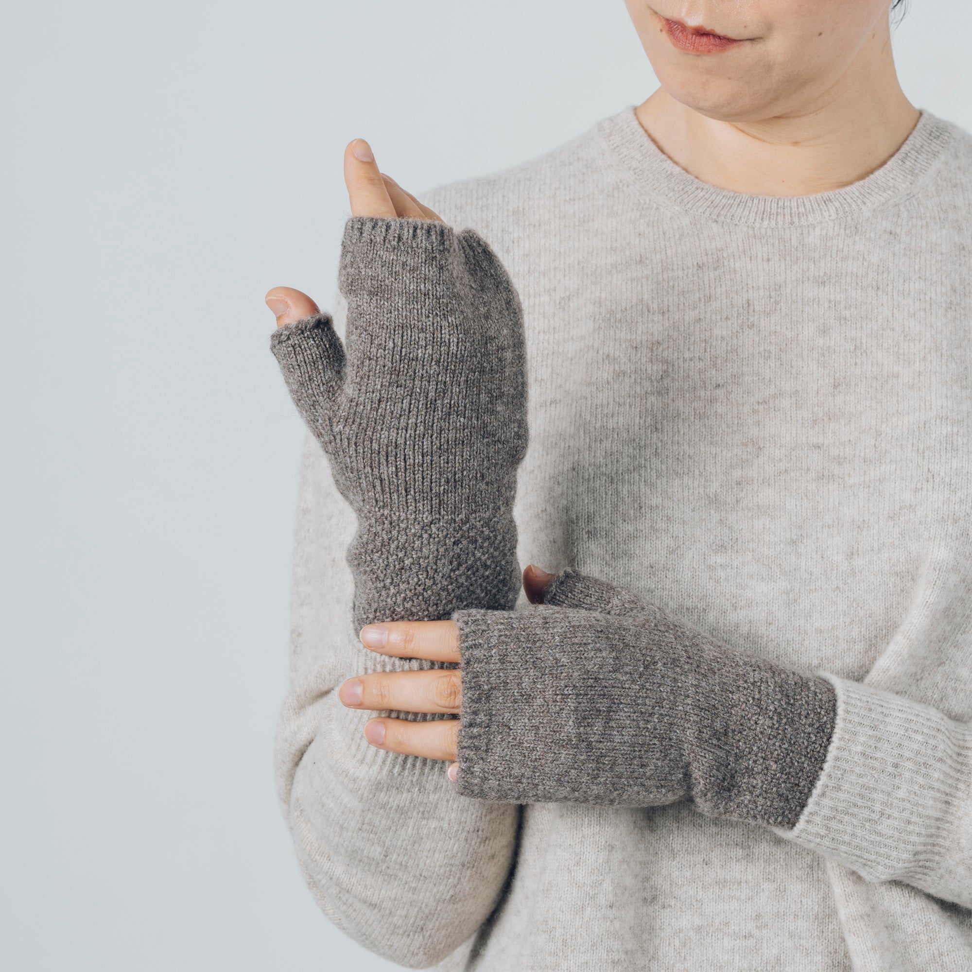 [Arm warmers] Wool (Tasmanian wool, black merino) / Available in 3 colors