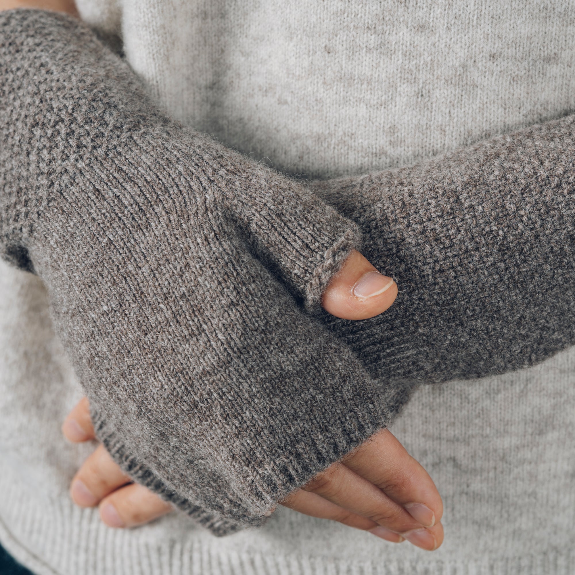 [Arm warmers] Wool (Tasmanian wool, black merino) / Available in 3 colors