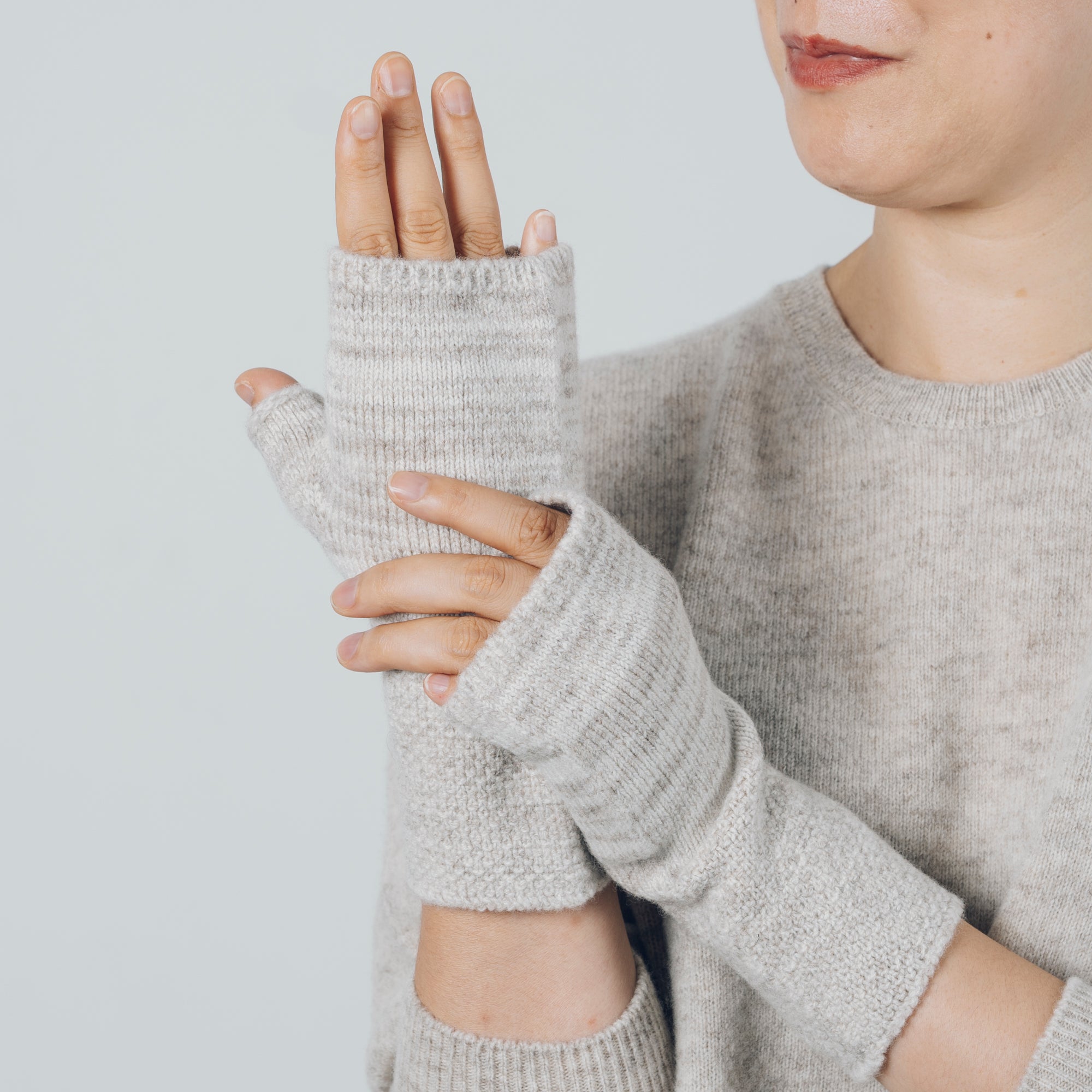 [Arm warmers] Wool (Tasmanian wool, black merino) / Available in 3 colors