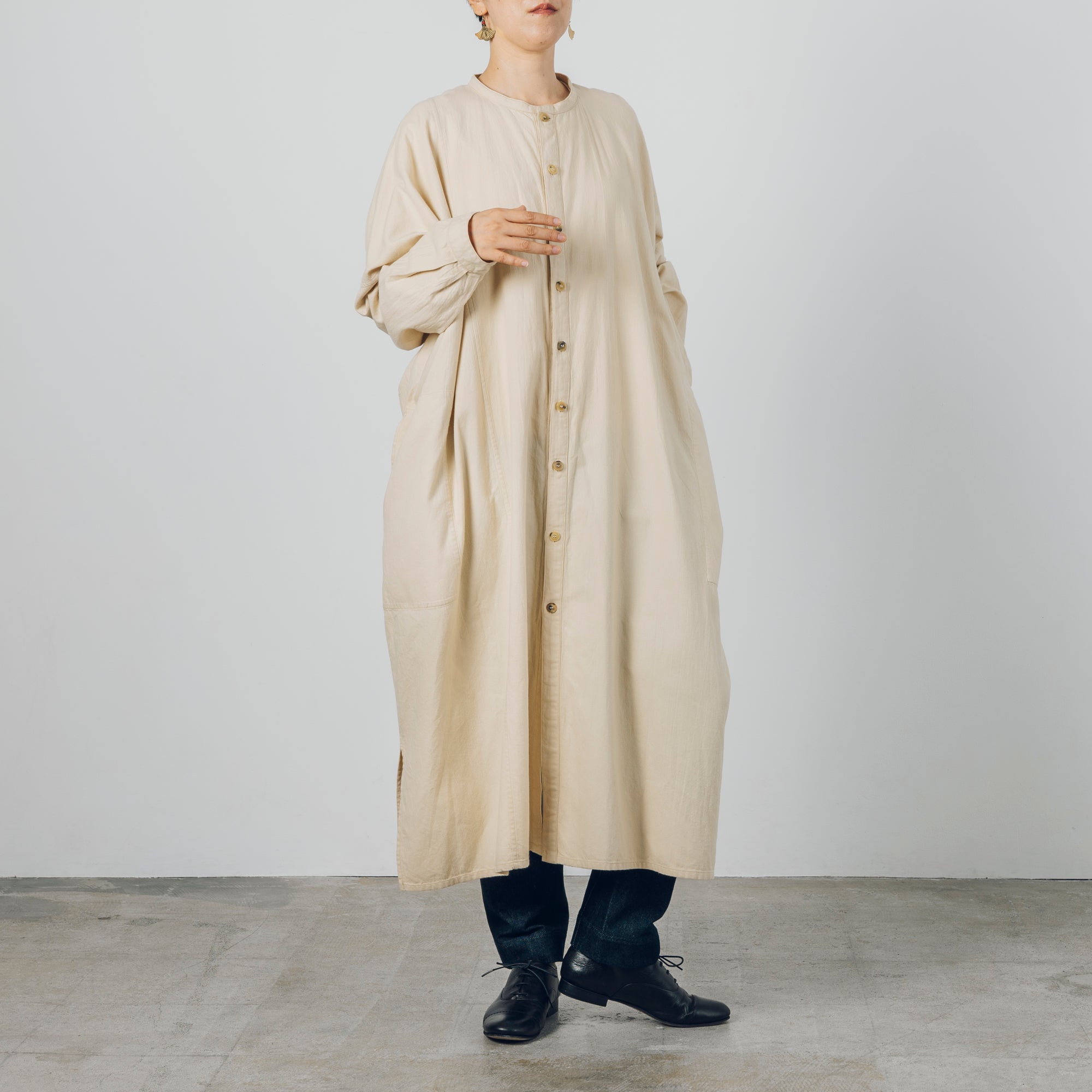 [Echizen One-piece dress] Organic cotton flannel / khaki beige (marigold dyed)