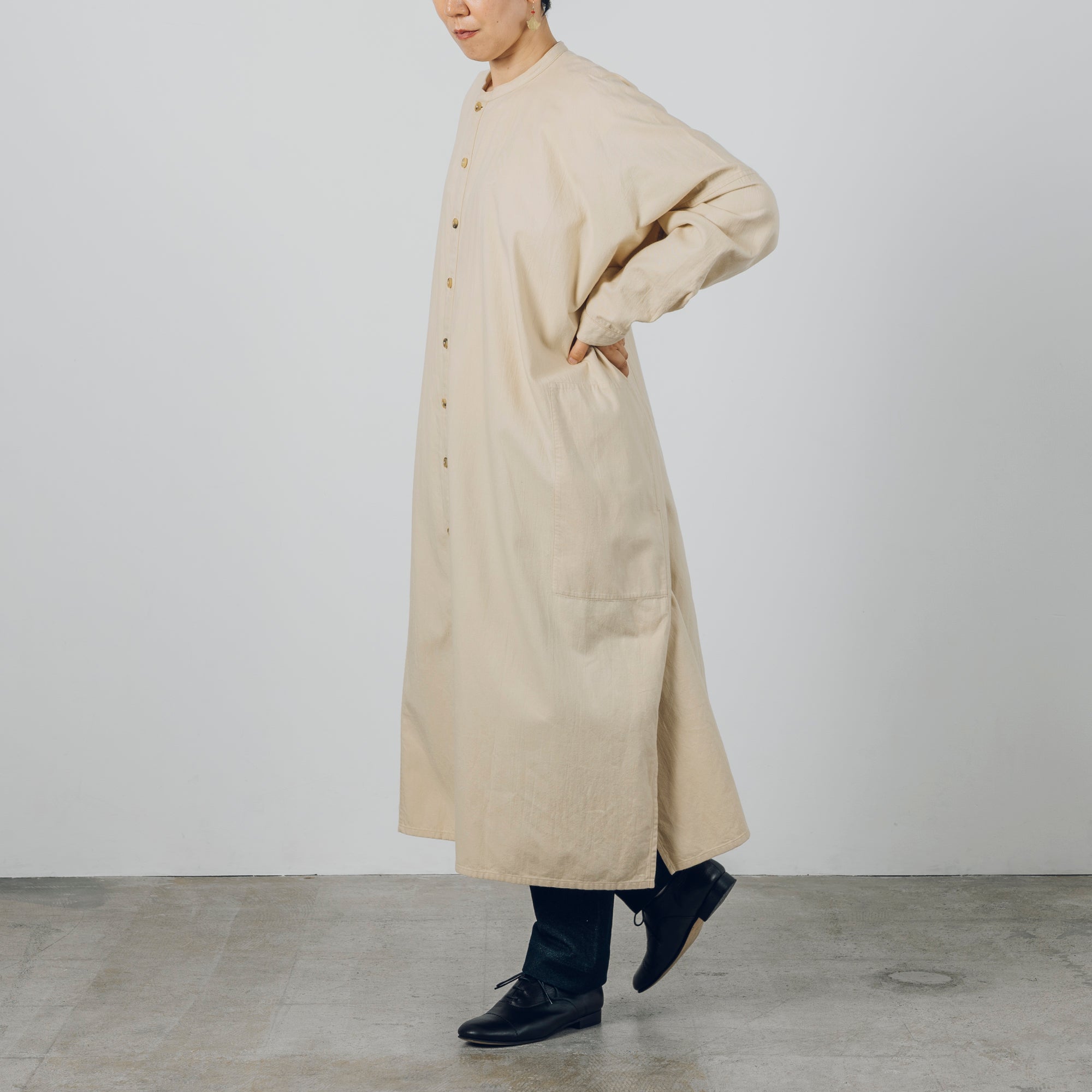 [Echizen One-piece dress] Organic cotton flannel / khaki beige (marigold dyed)