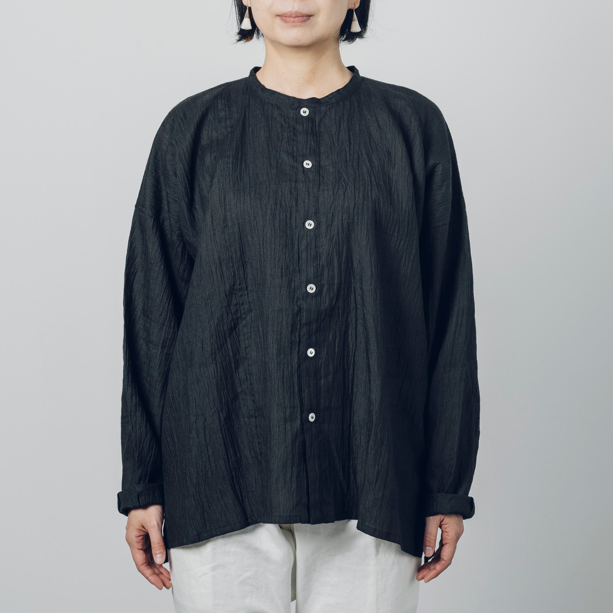 【21AW】アパルトモン ラミーハーフスリーブシャツ ブラック 21AW】アパルトモン ラミーハーフスリーブシャツ ブラック
