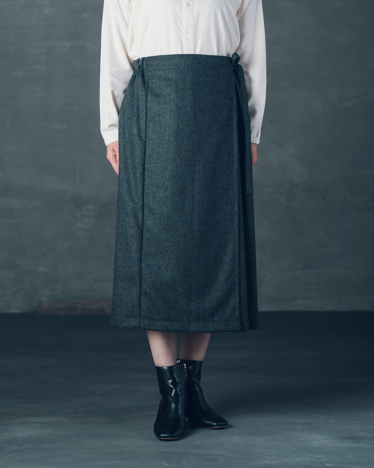 [Wrap Skirt] Wool Flannel / Charcoal Gray