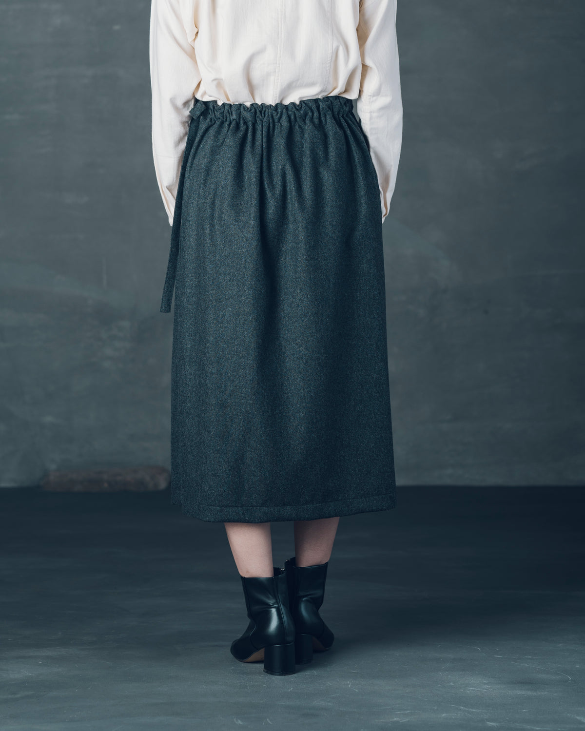 [Wrap Skirt] Wool Flannel / Charcoal Gray