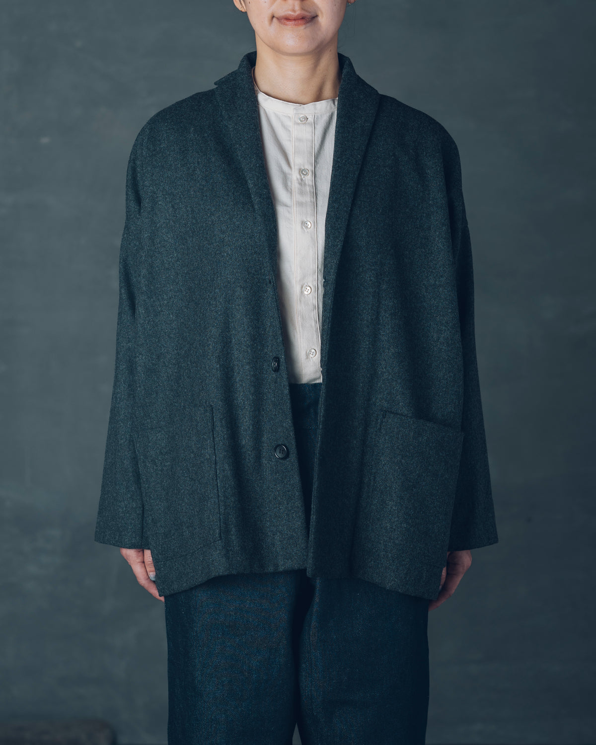 [Three-quarter sleeve jacket] Wool Flannel / Charcoal