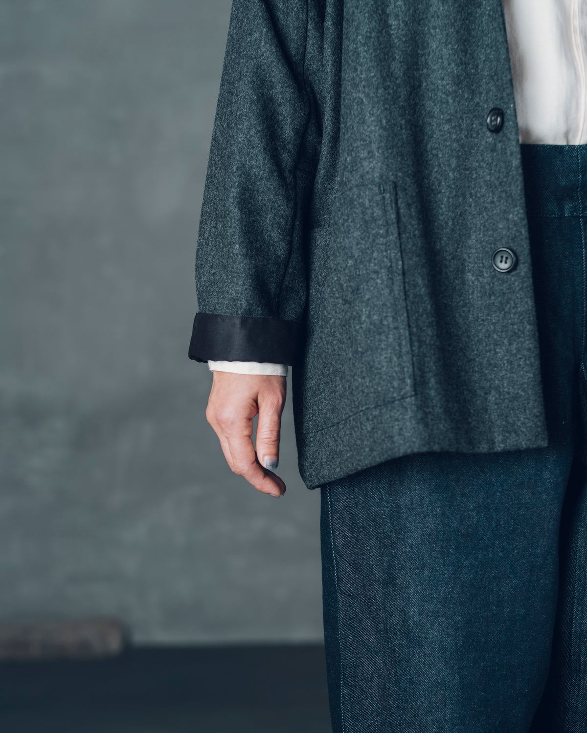 [Three-quarter sleeve jacket] Wool Flannel / Charcoal
