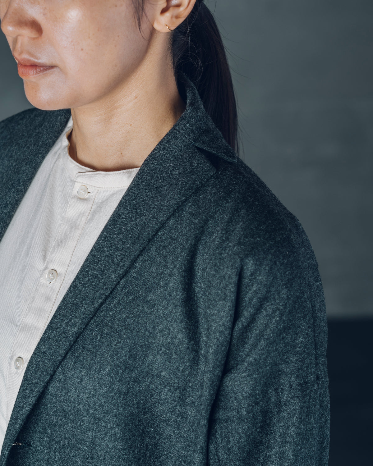 [Three-quarter sleeve jacket] Wool Flannel / Charcoal