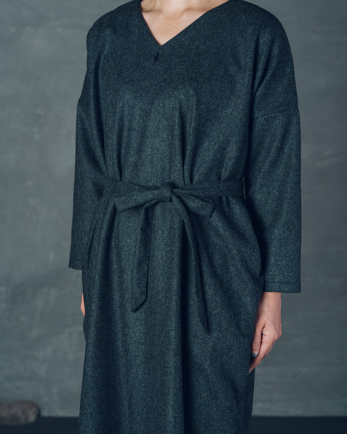 [V-neck Wide Dress] Wool Flannel / Charcoal Gray