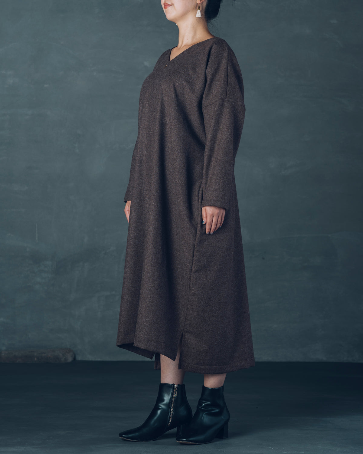 [V-Neck Wide Dress] Merino Wool / Brown