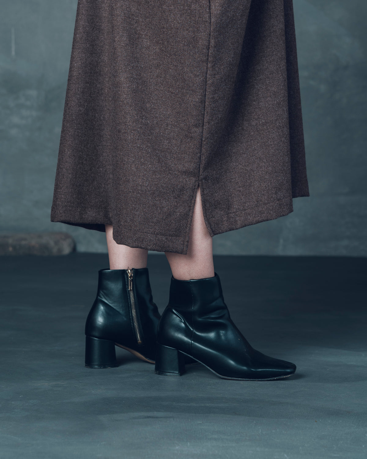 [V-Neck Wide Dress] Merino Wool / Brown