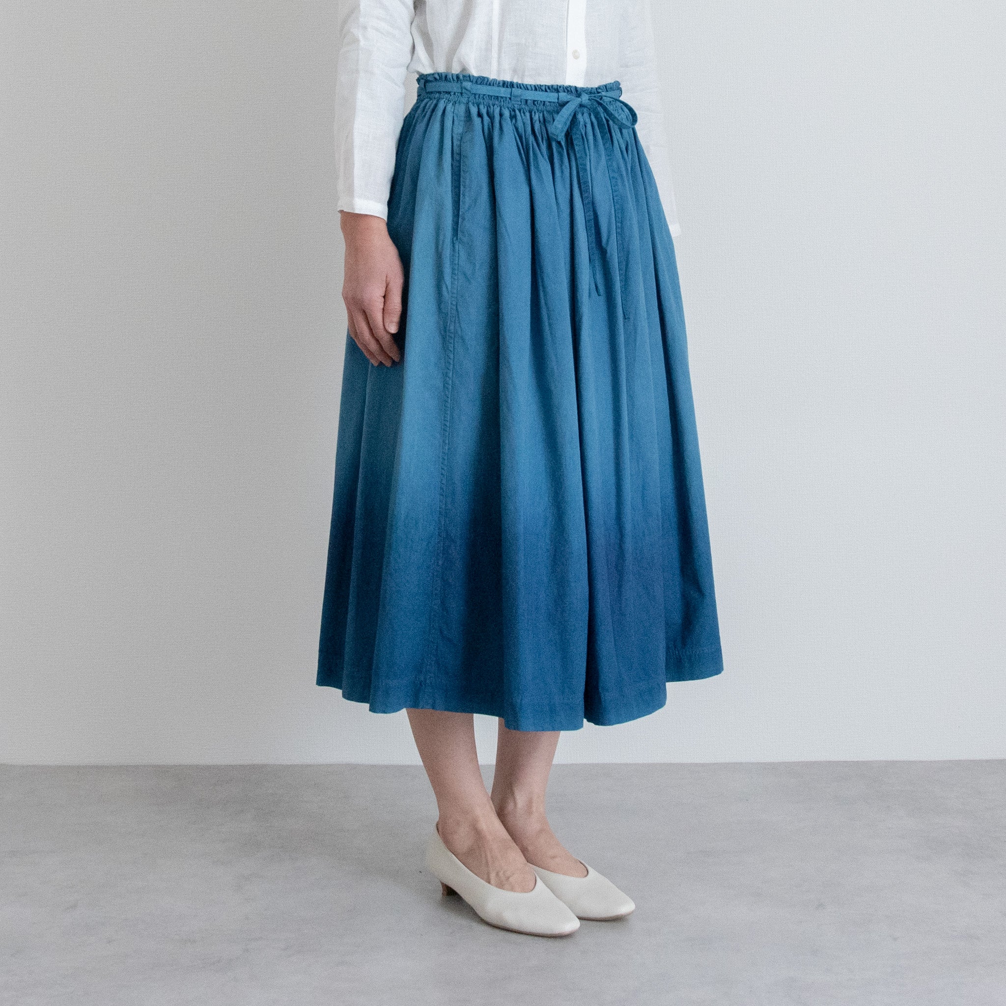 [Skirt] Gathered skirt/indigo dye gradation