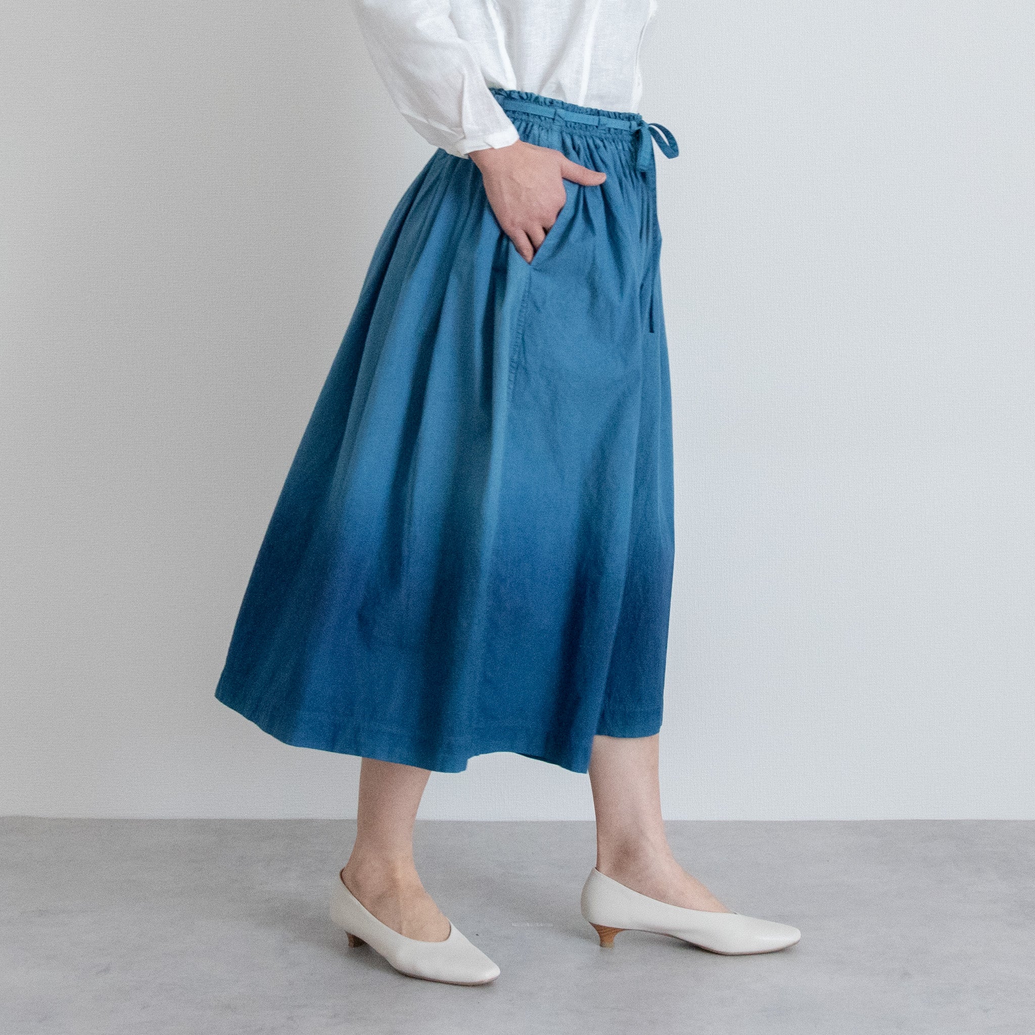 [Skirt] Gathered skirt/indigo dye gradation