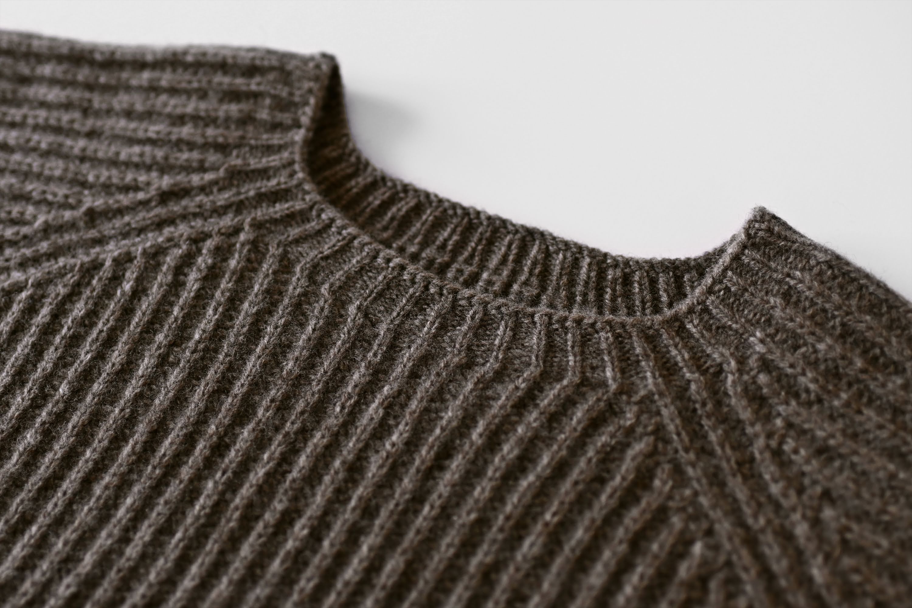 [Men's sweater] Black merino / 3 colors available