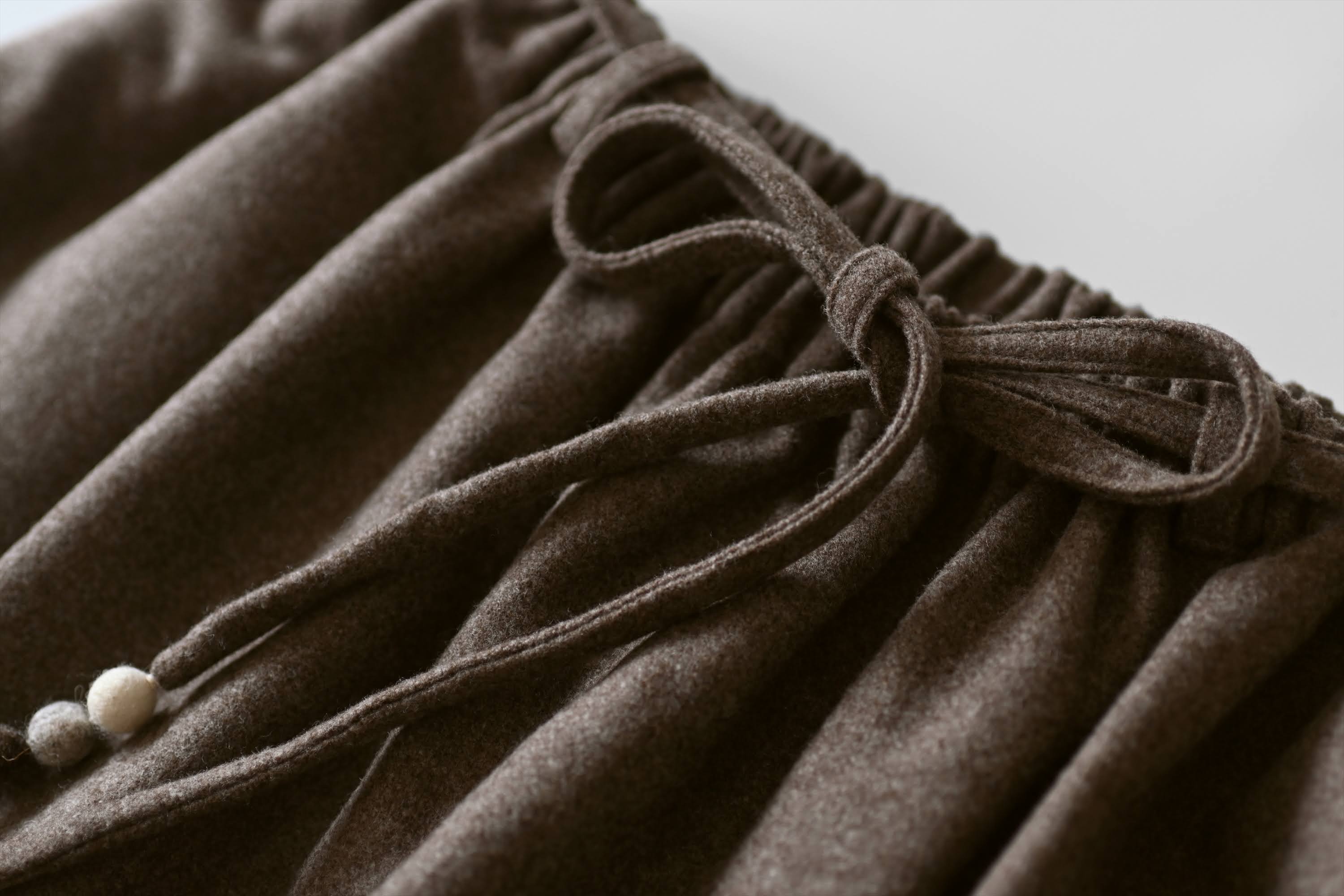 [Skirt] Wool (black merino)/brown