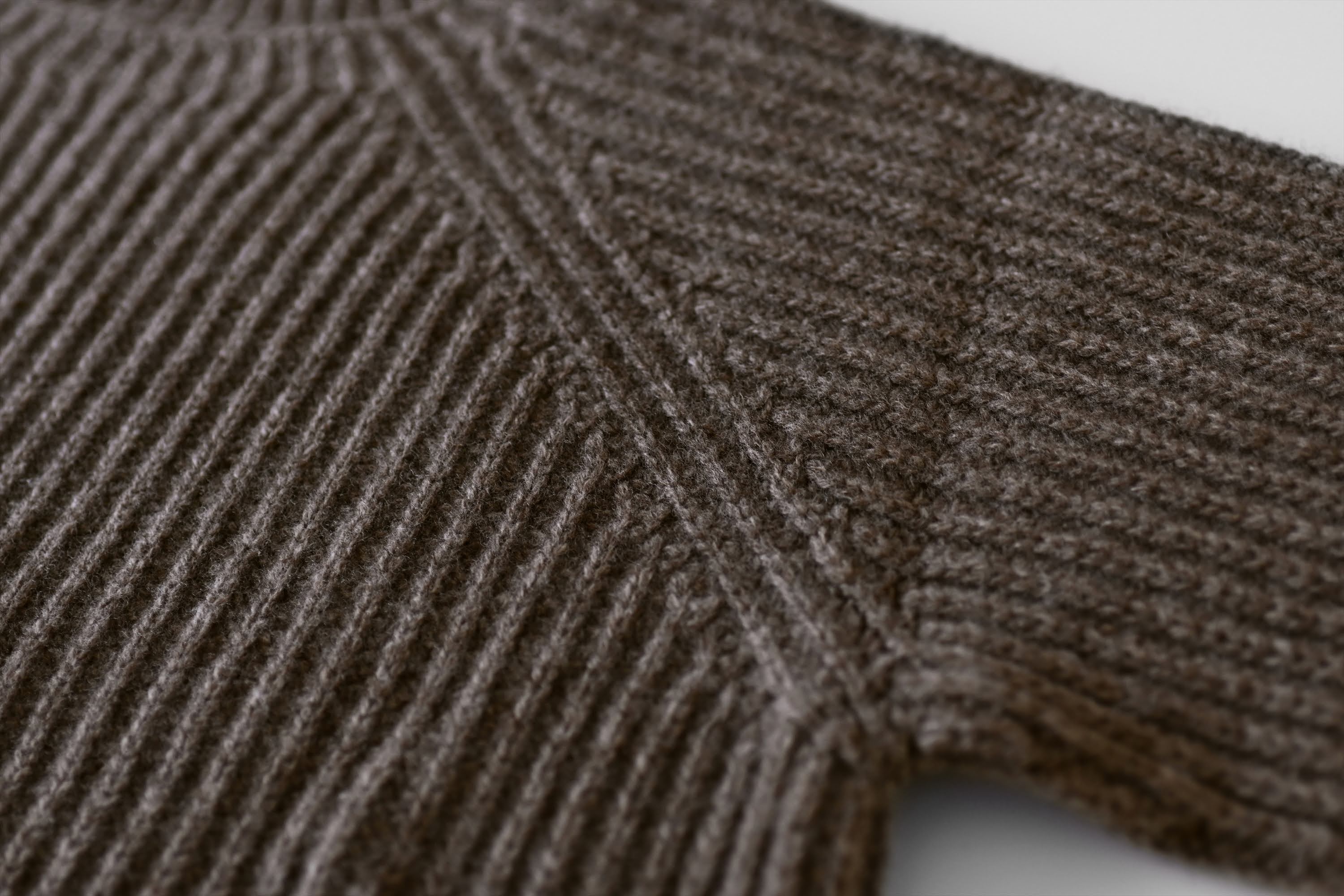 [Men's sweater] Black merino / 3 colors available