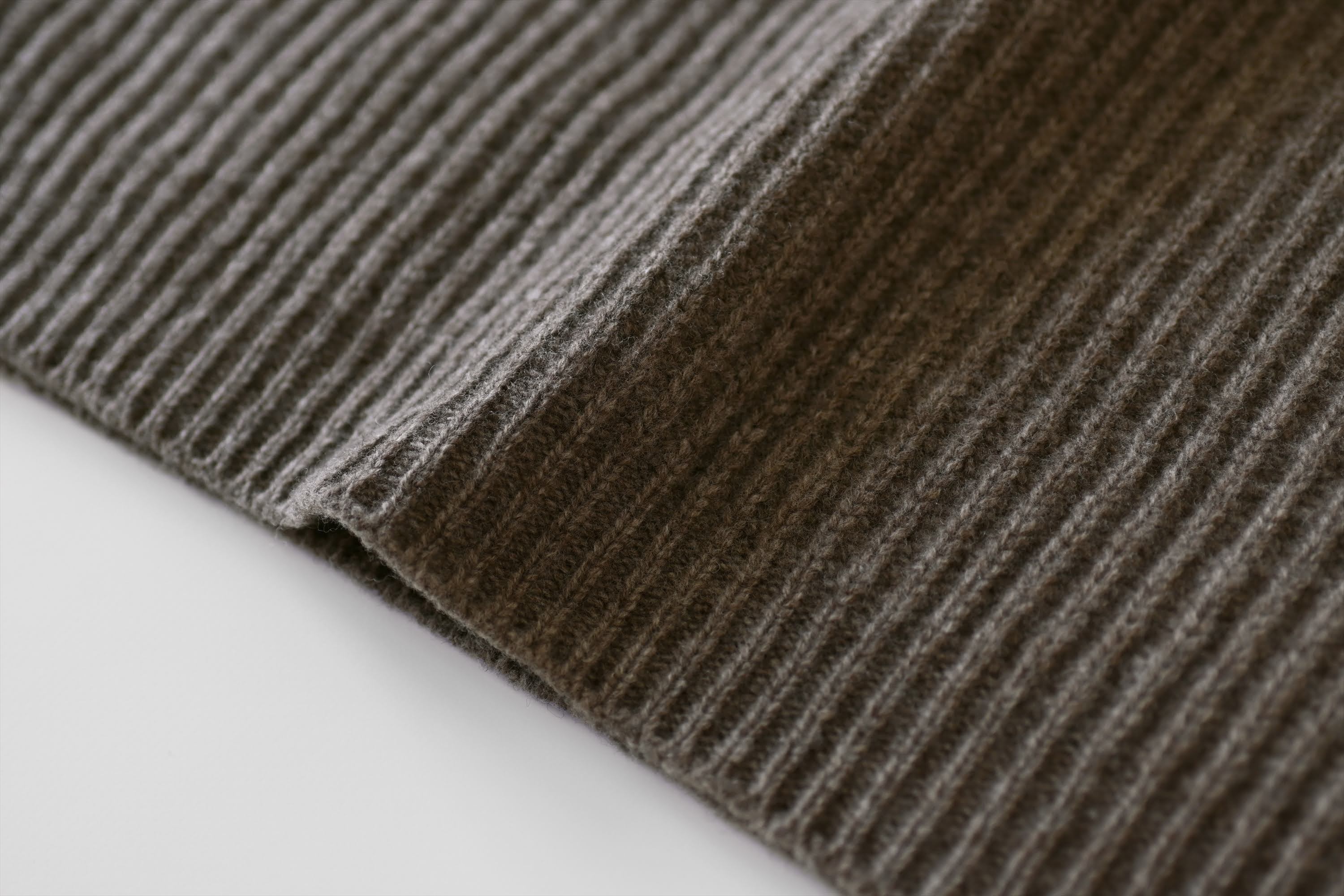 [Men's sweater] Black merino / 3 colors available