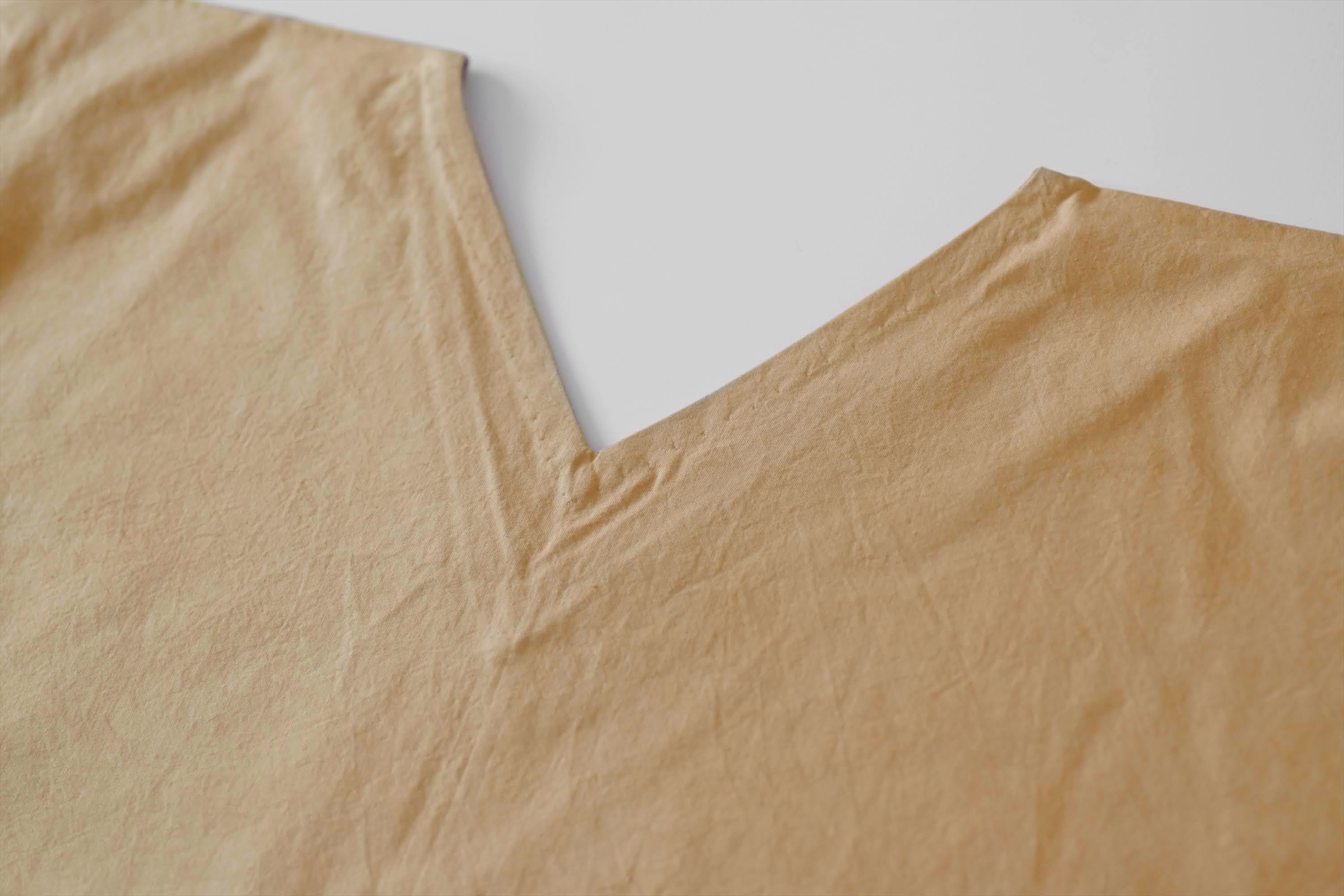 [Shirt] V-neck shirt/organic cotton/beige (cedar)