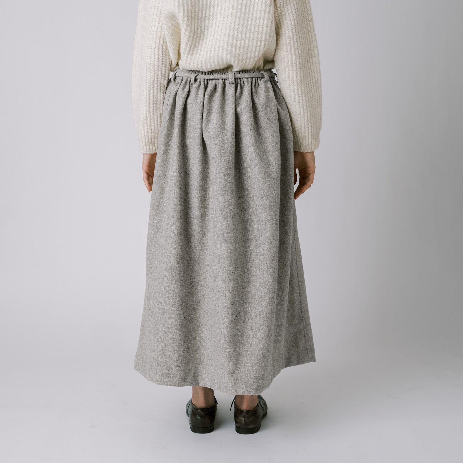 [Skirt] Wool (black merino)/gray