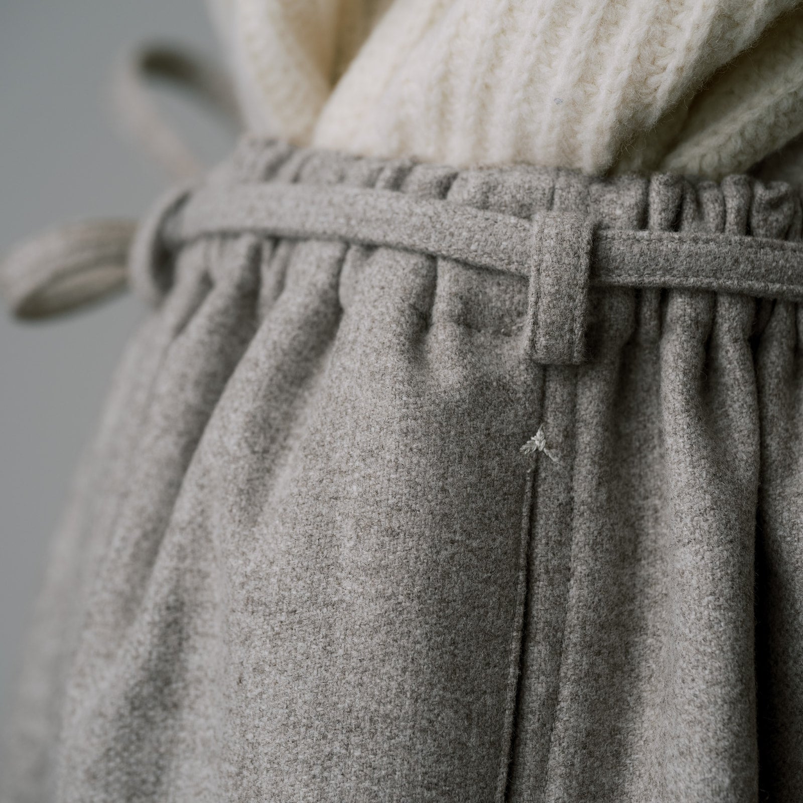 [Skirt] Wool (black merino)/gray